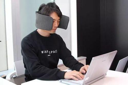 男生戴眼罩吃瓜,男生戴眼罩吃瓜的趣味瞬间