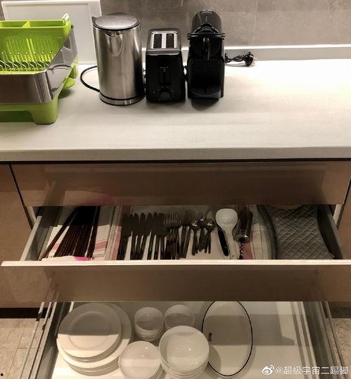 宿舍打架吃瓜,一场打架事件背后的“吃瓜”众生相