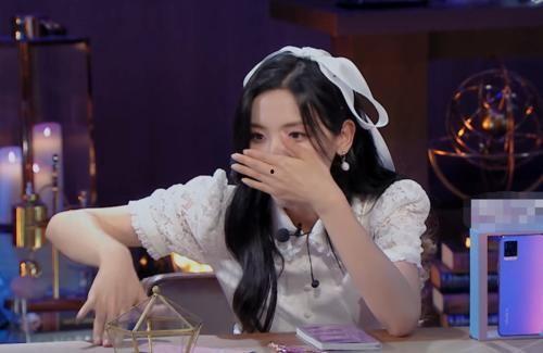 模仿杨超越吃瓜,揭秘娱乐圈幕后风云